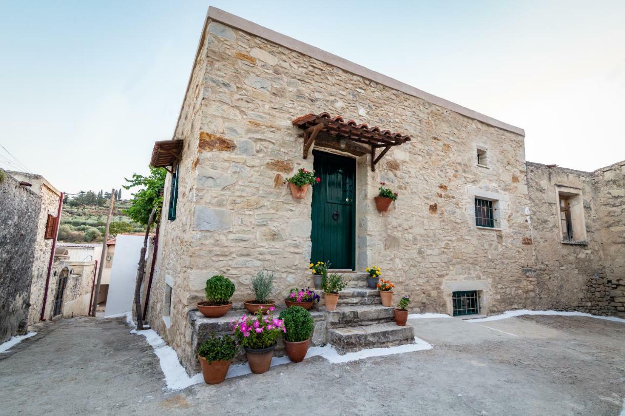 Aristidis'S Plouti Moires Guest House Exterior photo