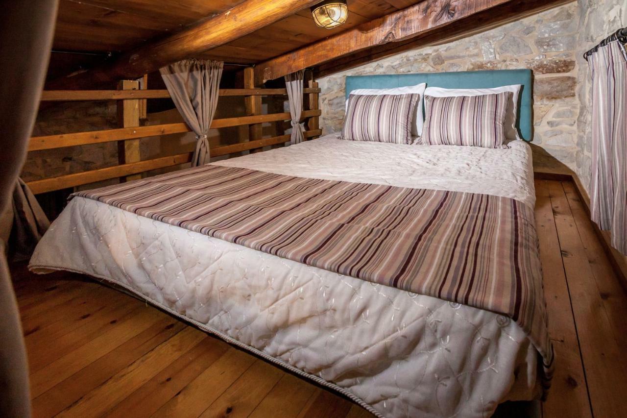 Aristidis'S Plouti Moires Guest House Exterior photo